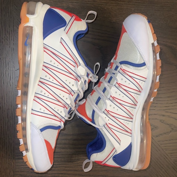 NIKE - Picture 4 of 8